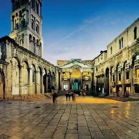 Lucija Apartamento *